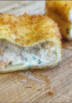 Une photo de Cannelloni frit ricotta saumon satay ciboulette