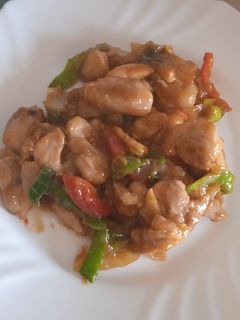Una foto de Pollo con puerro y jengibre estilo asiático 😜😋