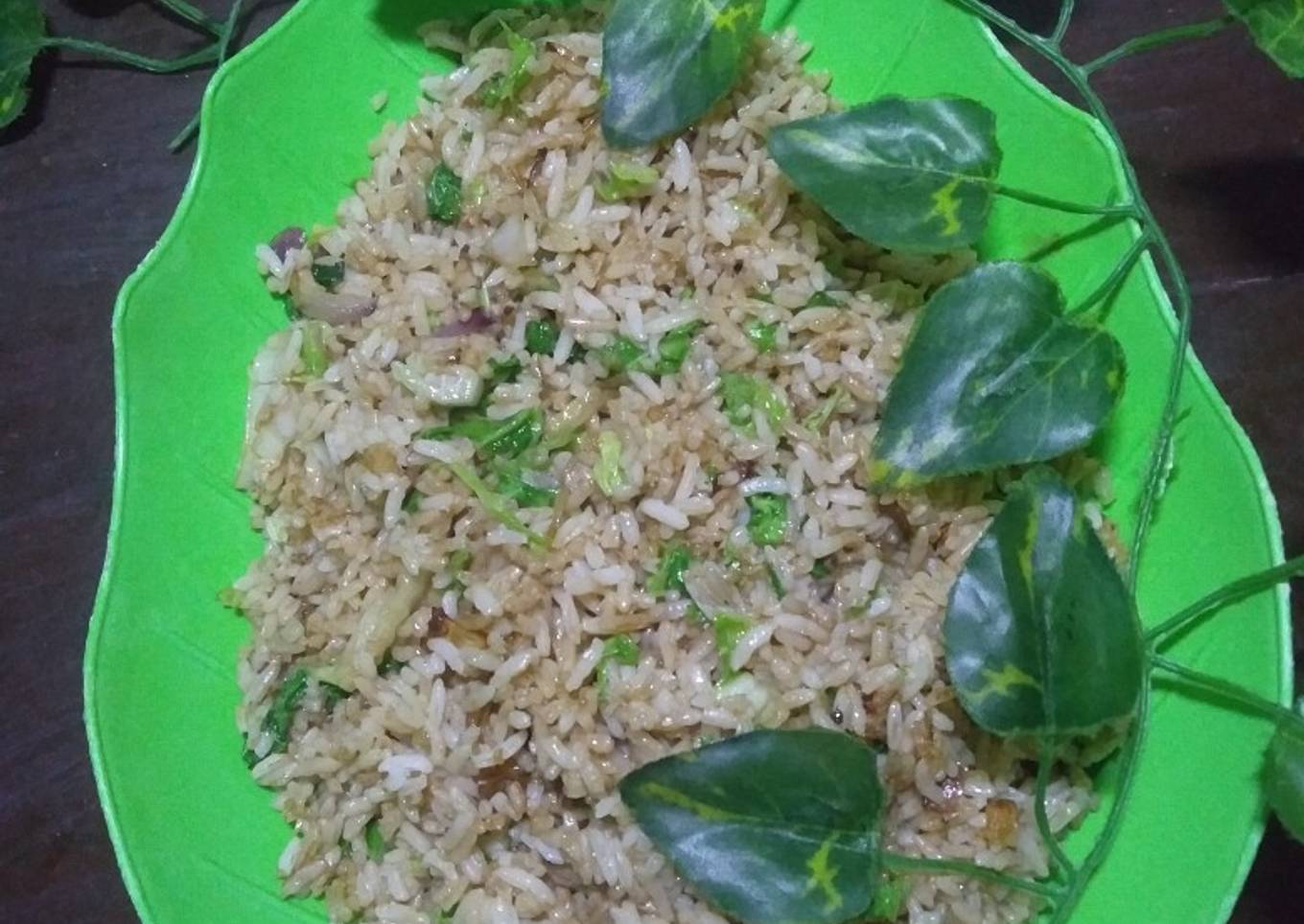 Nasi goreng sosis sawi