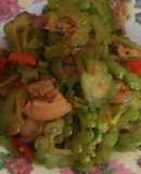 Thịt heo xào mướp đắng