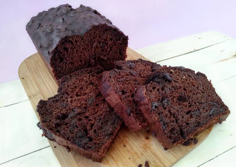 Bizcocho de chocolate, calabacín y plátano