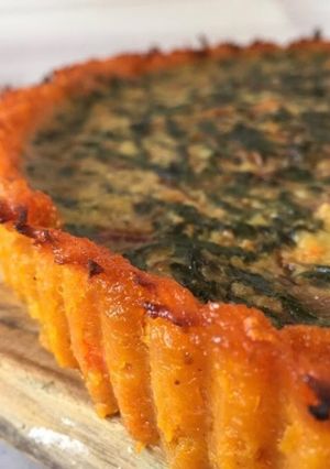 Una foto de Tarta de acelga y espinaca con masa de calabaza (sin harina!)