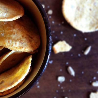 Crackers de arroz sin gluten, sabrosas, crocantes con semillas de sésamo y  girasol Receta de Recetas fáciles con Arroz- Cookpad