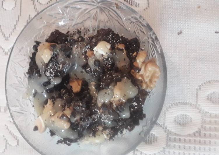 Recipe of Any-night-of-the-week Dry fruit brownie with caremal sauce