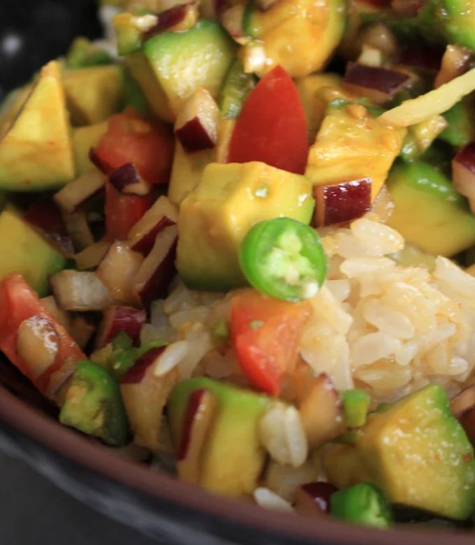A picture of Chili Sesame Avocado & Brown Sushi Rice Bowl for 1.
