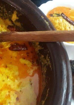 A picture of Kerala style mango curry(Mambazha puliseerry).