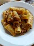 Rigatoni con pies de cerdo y gambas
