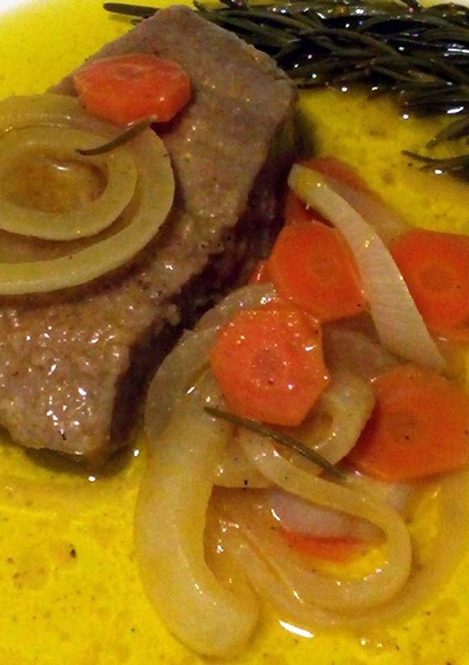Una foto de Lomos de atún en escabeche de naranja (Videoreceta)