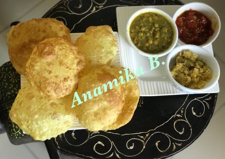 Simple Way to Make Speedy MahaAshtami Sandhi Puja Thali: Luchi, Chholar Daal, Tomato Chutney &amp; Kesari Halwa