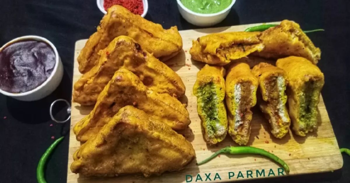 Bread Pakoda Recipe by Daxa Parmar - Cookpad