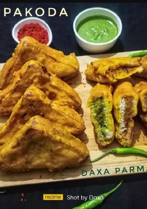 A picture of Bread Pakoda.