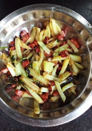আলু গাজর ভাজা (aloo gajor bhaja recipe in bengali) রেসিপির প্রধান ছবি