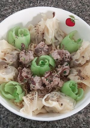 Hình của món Hoành thánh.