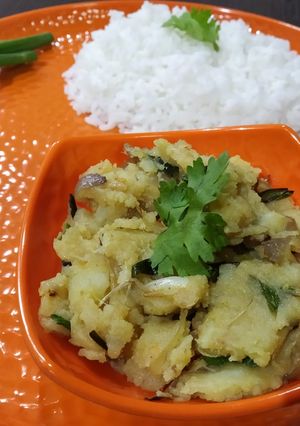 A picture of Manipur style alu kangmet.