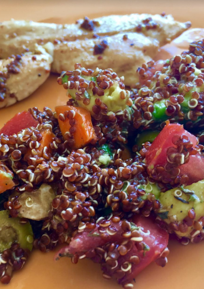Una foto de Ensalada de quinoa roja súper rápida y fresquita!