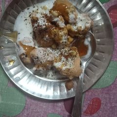 Dahi bhalle A picture of Dahi bhalle.
