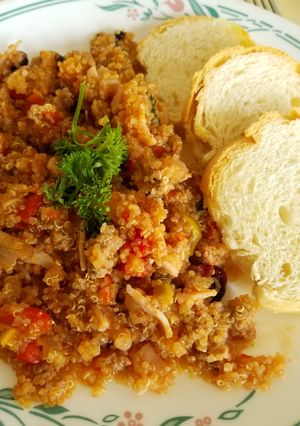 Una foto de Quinoa con carne molida