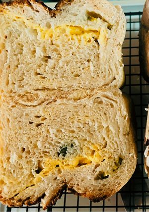 รูปของ Jalapeno & Cheddar Sourdough🍞🧀🫑ขนมปังยีสต์ธรรมชาติไส้พริกJalapeno และ เชดด้าชีส🧀🫑