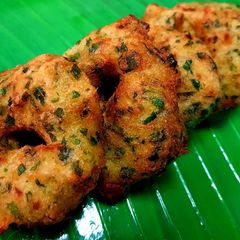 A picture of Palak Vadai.