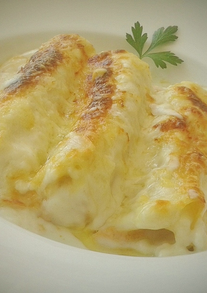 Una foto de Canelones rellenos de pollo con bechamel