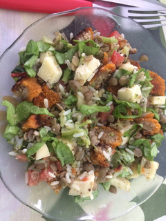 Una foto de Ensalada primaveral rica en fibras