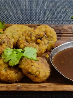 સાબુદાણા ફરાળી વડા (Sabudana Farali Vada Recipe In Gujarati) રેસીપી મુખ્ય ફોટો