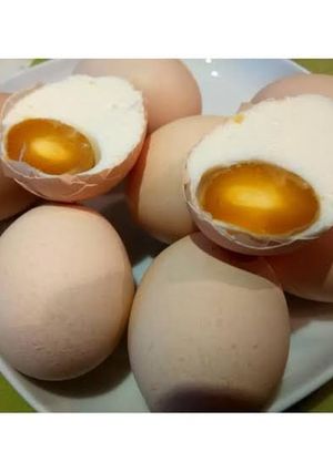 Foto resep Telur asin uuwwuuww 😋 (telur ayam horn)
