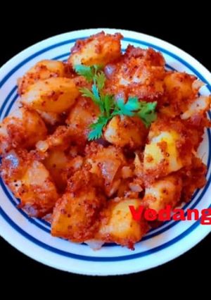 A picture of Potatoes in Chettinand Masala.