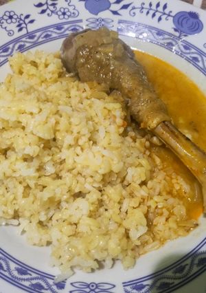 Szaftos hagymás csirke bulguros-rizses körettel recept fotója