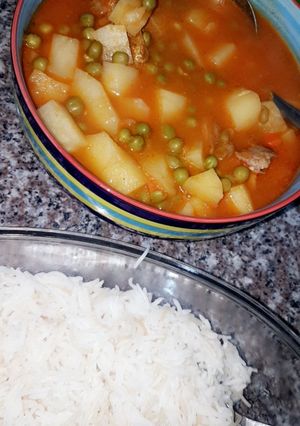 صورة لوصفة يخنه البازيلا و البطاطا مع رز بشعيريه