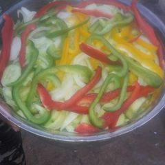 A picture of Green salad and cucumber.