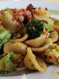 Orecchiette con Broccoli Neri, Salsiccia, Colata di Acciughe e Pepe Rosso a Scaglie
