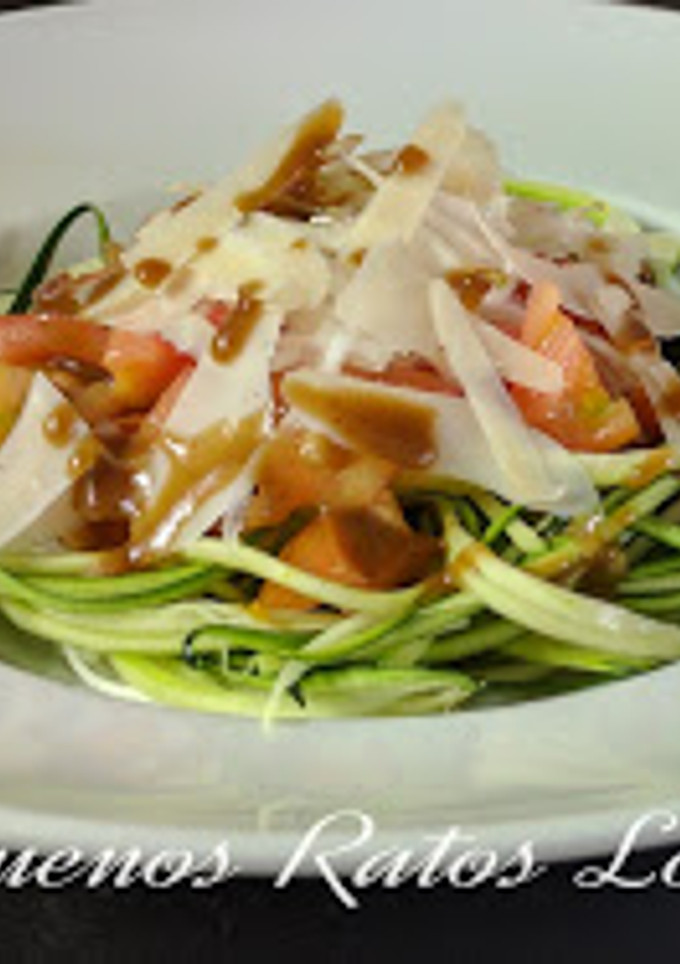 Una foto de Ensalada de espaguetis de calabacín