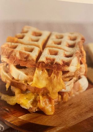 Grilled-Cheese-Sandwich aus dem Waffeleisen Rezepthauptbild