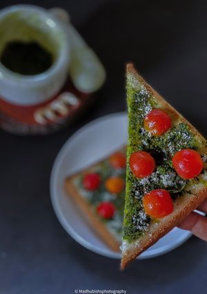 A picture of Basil Pesto.