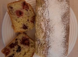 Foto di Plumcake con yogurt greco, more e frutti di bosco