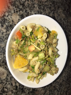 Una foto de Ensalada de lentejas y coditos