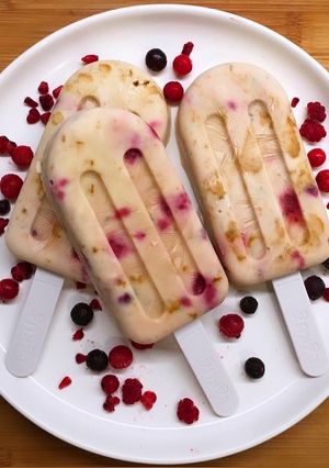 Une photo de Yaourt glacé aux fruits rouges