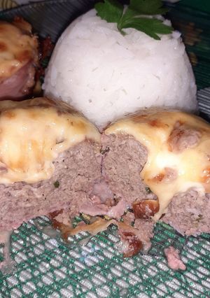 Una foto de Volcán de Carne Molida con Queso