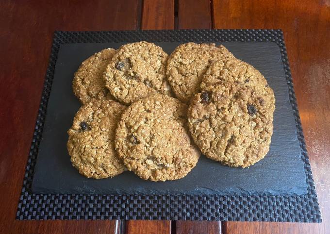 Eggless oat and cereal cookies