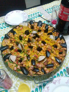 Una foto de Paella