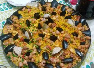 Una foto de Paella