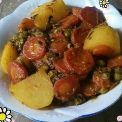 A picture of Aloo Matar Gajar Methi.