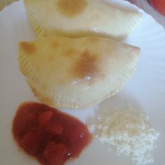 A picture of Italian baked Panzrotti.