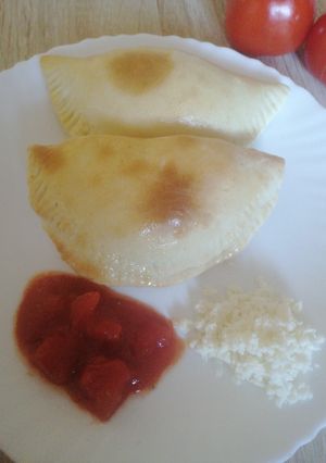 A picture of Italian baked Panzrotti.