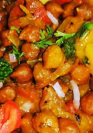 A picture of Aalu Chana Chaat Street Style Chaat.