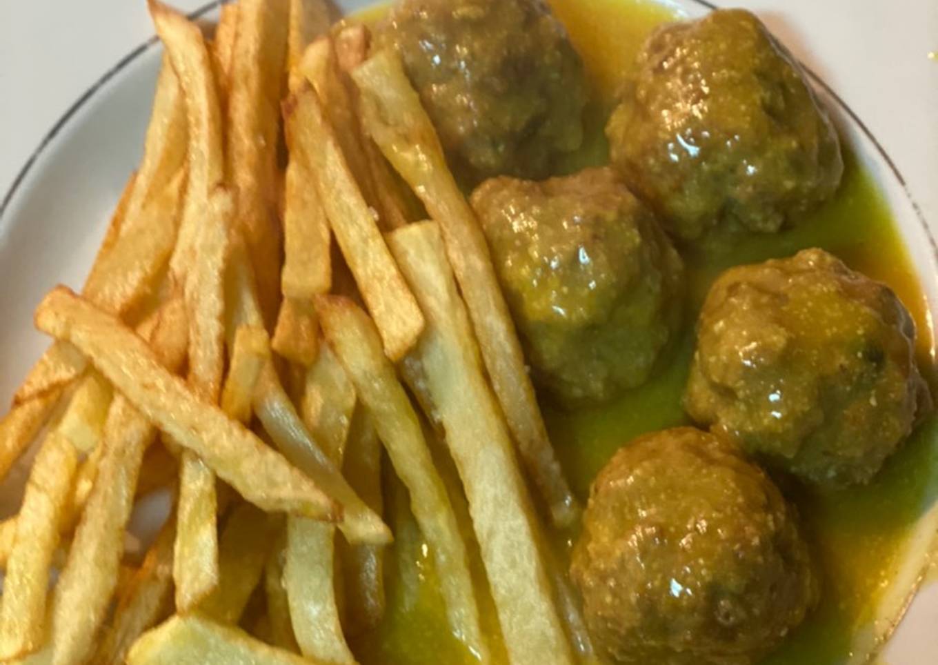 Albóndigas con salsa de almendras