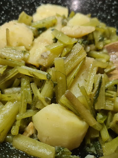 Una foto de Borraja con patatas