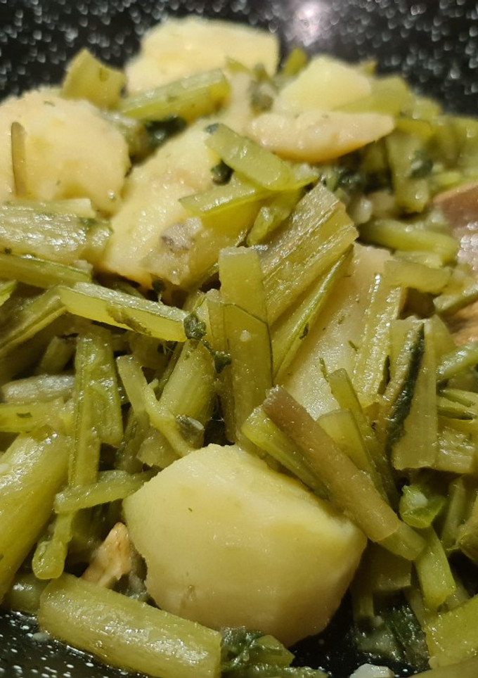 Una foto de Borraja con patatas