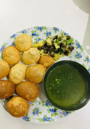 પાણીપૂરી (Panipuri Recipe In Gujarati) રેસીપી મુખ્ય ફોટો